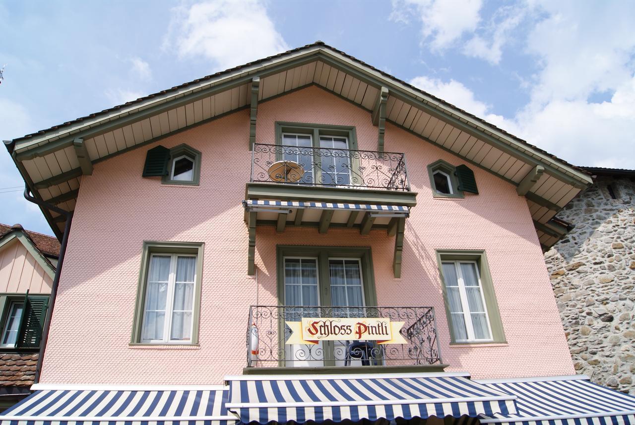 Hotel Schlosspintli 施皮茨 外观 照片
